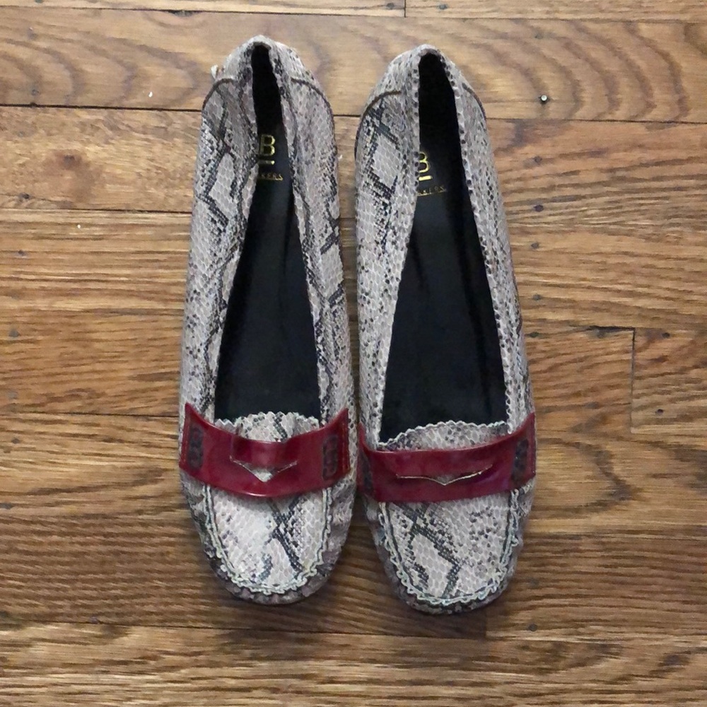 Bakers snakeskin flats 8.5